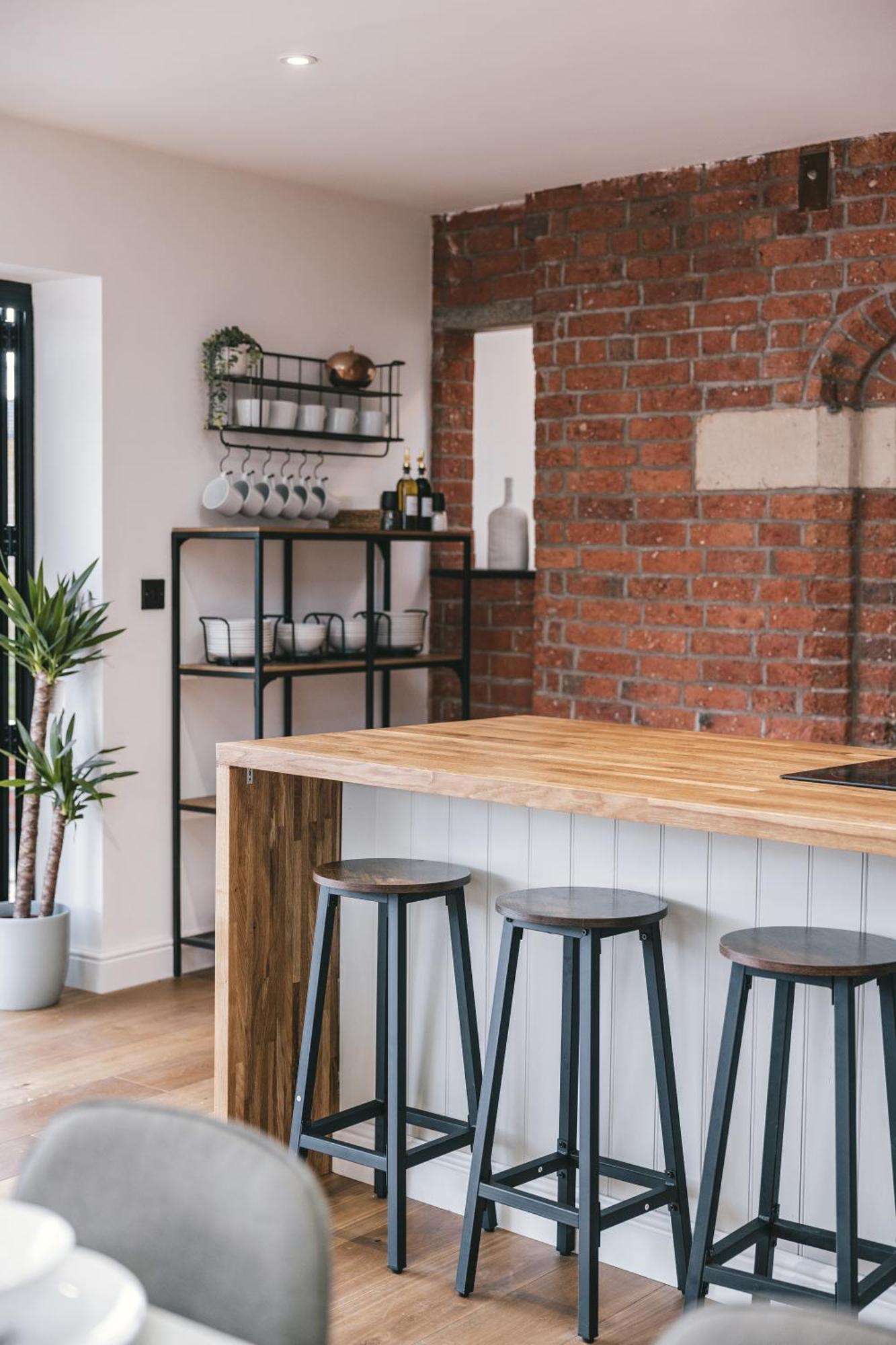 House With A Cinema And Games Room, Sleeps 17 Shrewsbury Buitenkant foto