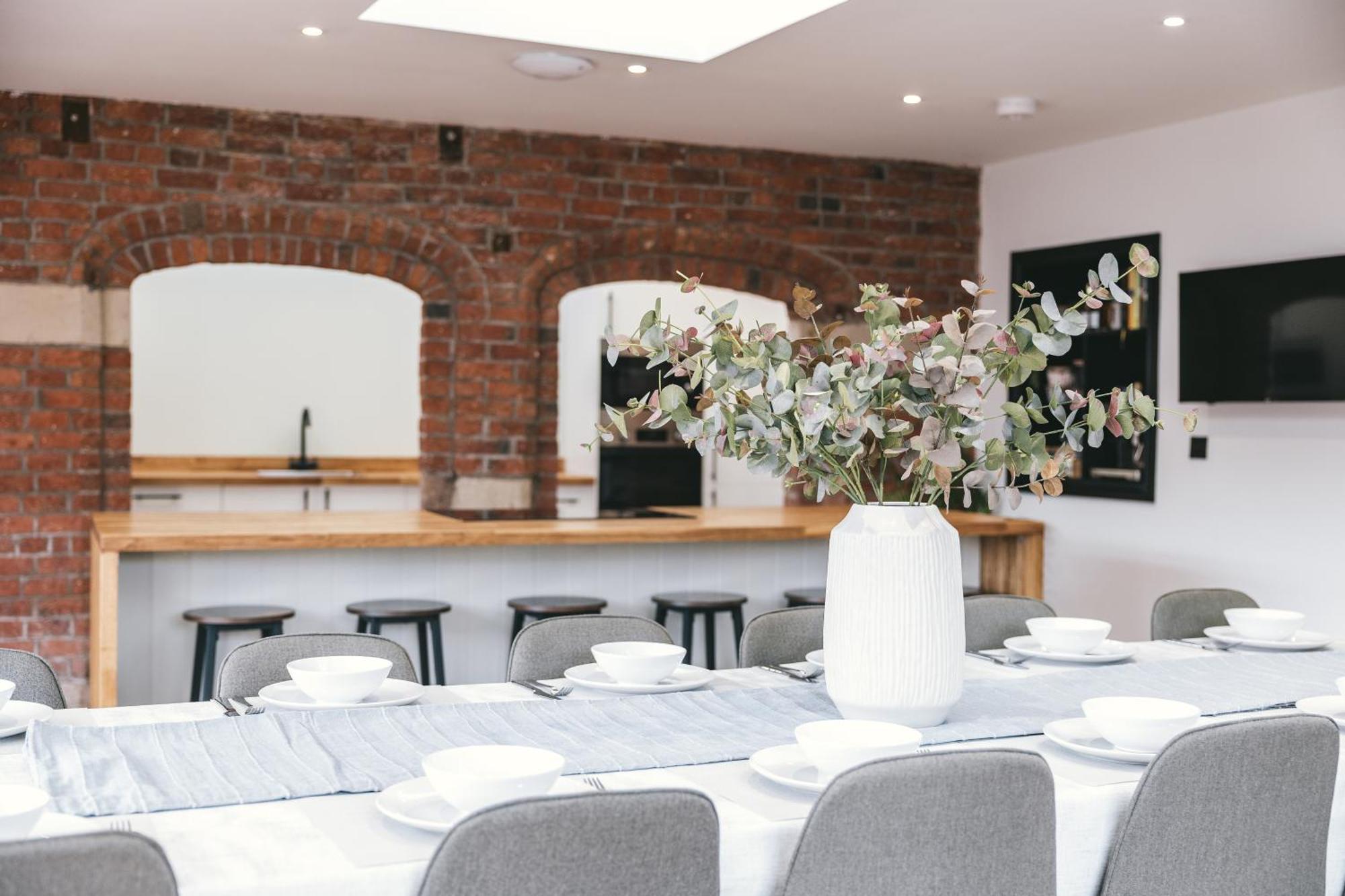 House With A Cinema And Games Room, Sleeps 17 Shrewsbury Buitenkant foto