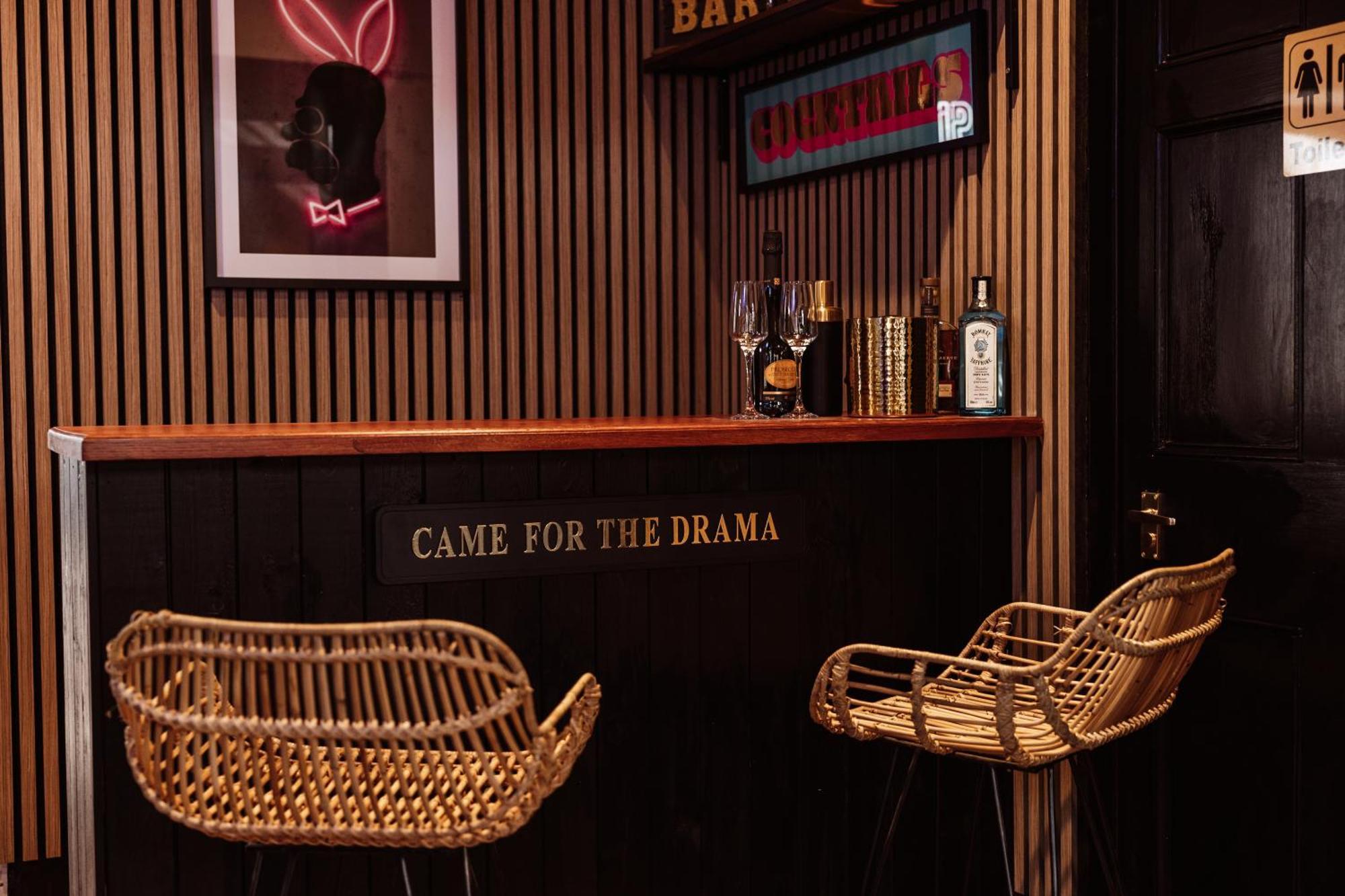 House With A Cinema And Games Room, Sleeps 17 Shrewsbury Buitenkant foto