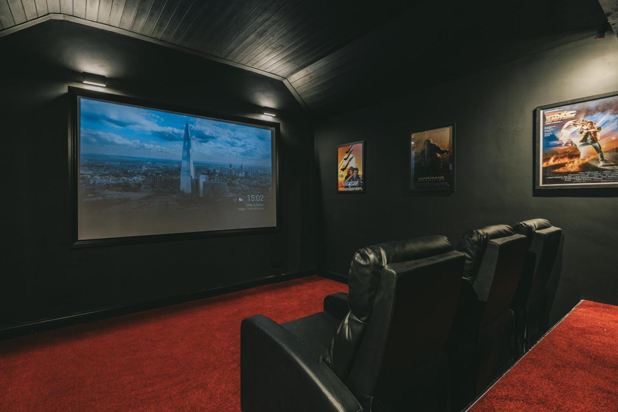 House With A Cinema And Games Room, Sleeps 17 Shrewsbury Buitenkant foto