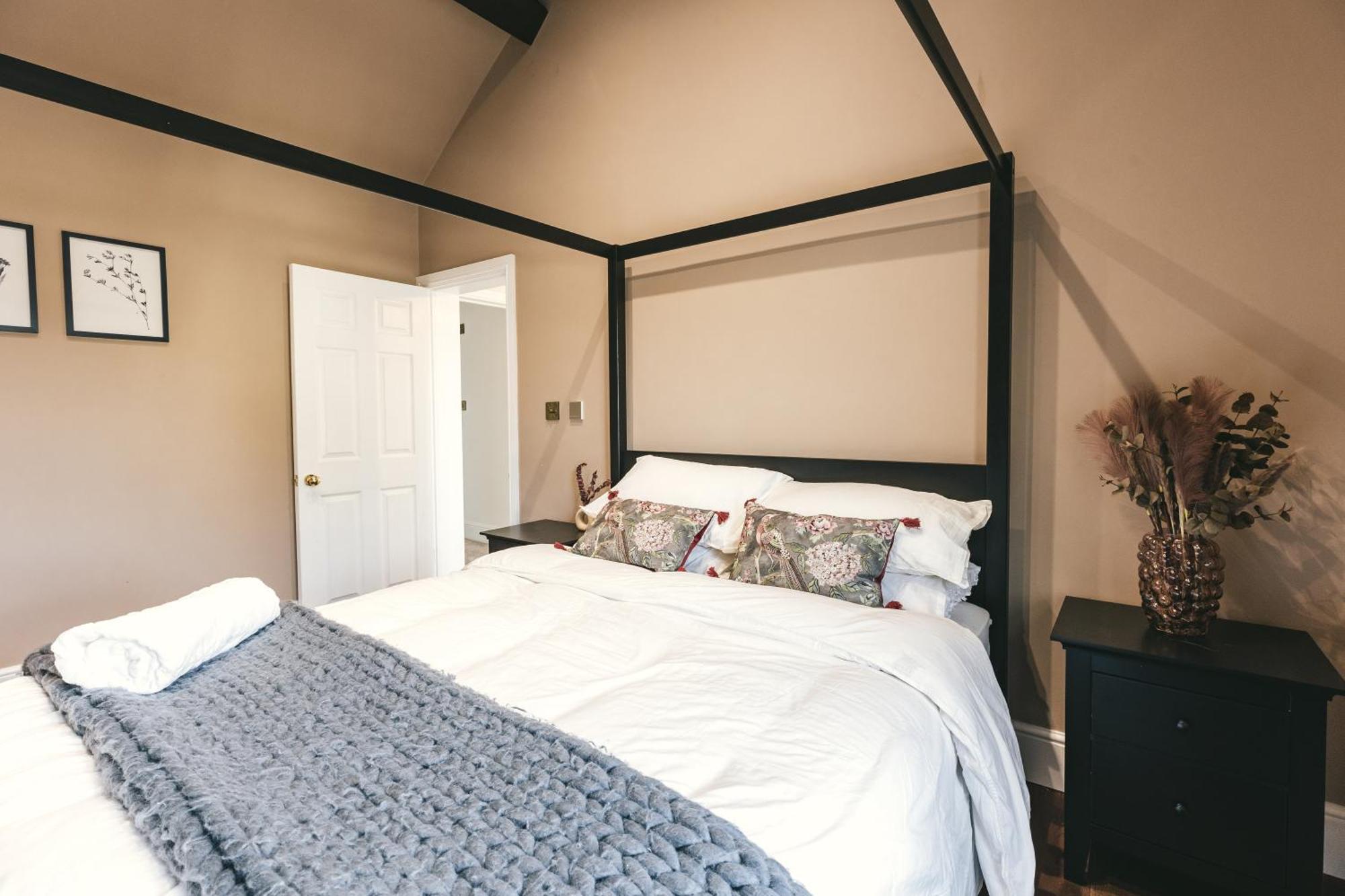 House With A Cinema And Games Room, Sleeps 17 Shrewsbury Buitenkant foto