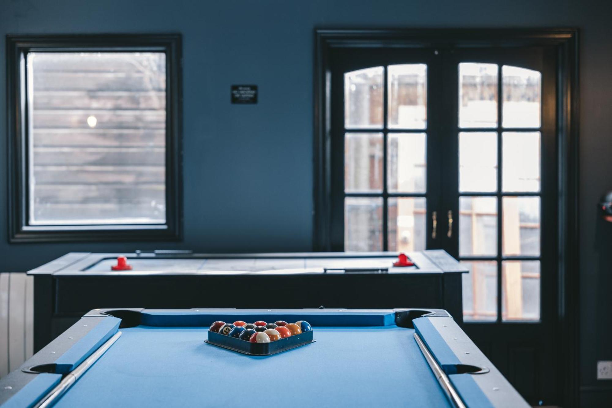 House With A Cinema And Games Room, Sleeps 17 Shrewsbury Buitenkant foto